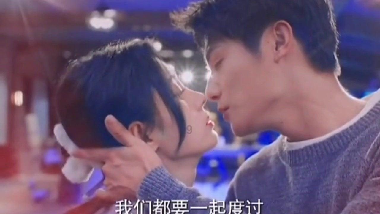 我和奶奶去银行没戴口罩 没人说我 我奶奶说她们肯定感觉我一看见不是好欺负的 什么意思是不是说我丑？